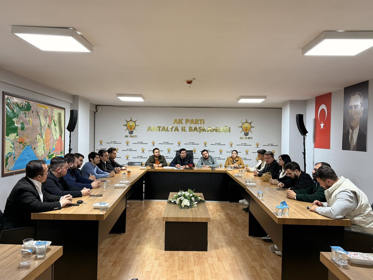 İl Gençlik Kolları Başkanımız Niyazi Alkan’ın başkanlığında, 19 ilçemizin koordinatörleriyle toplantımızı gerçekleştirdik.

#akgençlikantalya #BizimŞehrinGençleri

<a href="/avyusufibis/">Yusuf İBİŞ</a> 
<a href="/alicetin_07/">Ali Çetin</a> 
<a href="/osmannazlier/">Osman Nuri Nazlıer</a> 
<a href="/fatihseyrekk/">Fatih SEYREK</a>