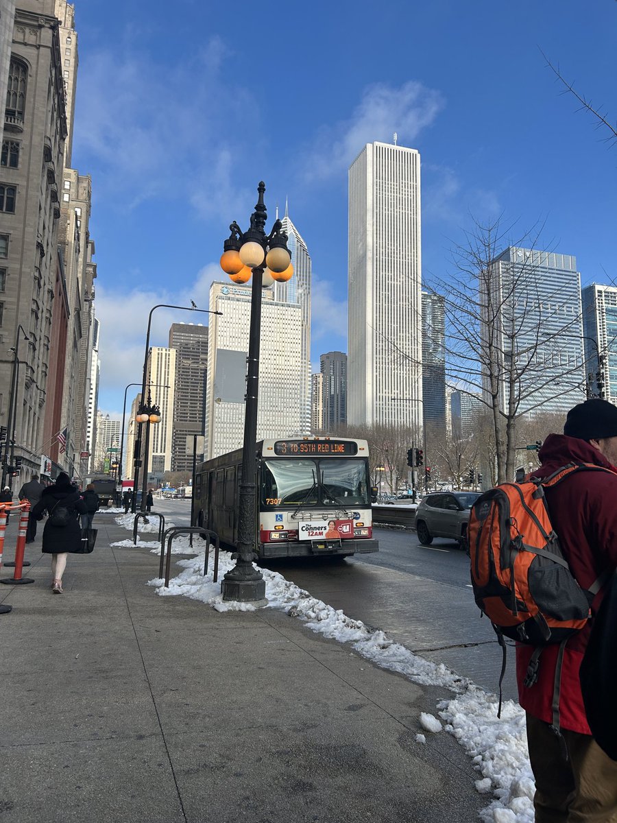 3日目です。今日はゆっくり出でシャトルバスの本数が少ない時間だったのでCTAバスで移動