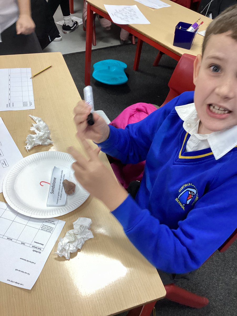 maryvalebham's tweet image. Year 3: in Science this week we have conducted a fair test by exploring the hardness of different types of rocks. We have used a classification key to identify what type of rock we have found #science #experiment 🪨🥼🧑‍🔬