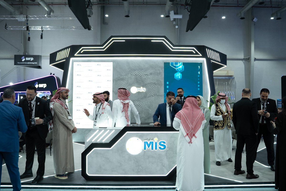 جانب من مشاركة شركة المعمر لأنظمة المعلومات في اليوم الأول من معرض #بلاك_هات 

شهد الجناح تفاعلاً مميزًا من الزوار والمتخصصين في الأمن السيبراني، تخللته اجتماعات ونقاشات قيّمة تسهم في تعزيز وتطوير الحلول السيبرانية.

 #BHMEA25 
#BlackHatMEA