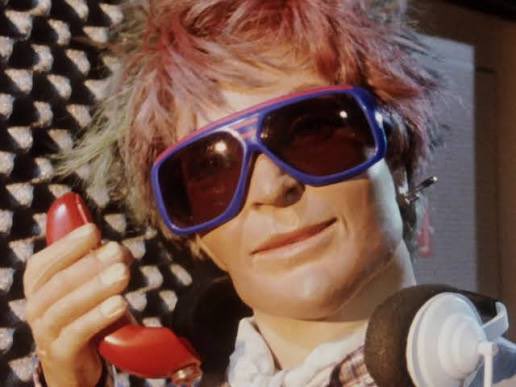 Sent this picture to my friends and they just sent me this back. I love/hate how accurate it actually is.

APPLES…. STEEEEEEEEEEEWEED.