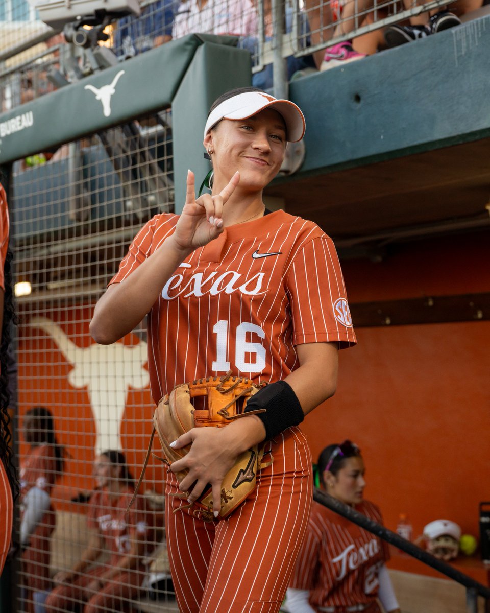 Texas Softball tweet media