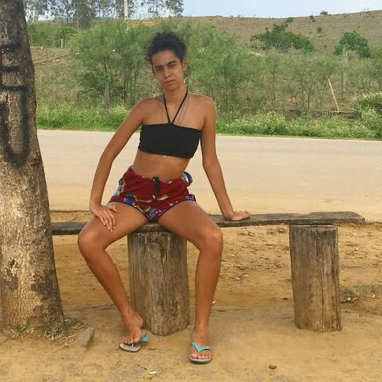 tristecinha's tweet image. incrivel como a marina sena conversou comigo em niveis espirituais no album coisas naturais