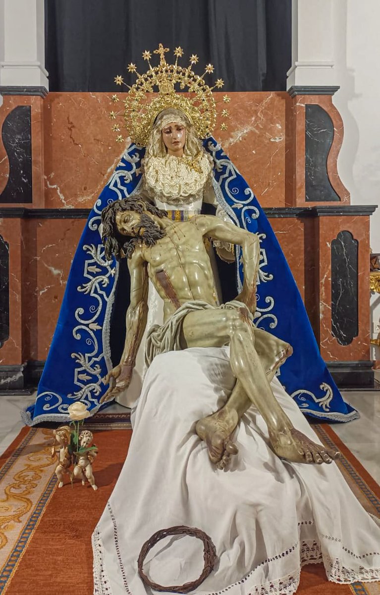 María Santísima de la Amargura, ataviada para el Adviento.

Que su presencia nos acompañe en este tiempo de espera y esperanza.