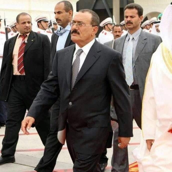 ♦كنا نعتقد انك لم تقدم لنا شيئا.. 
فلما حكمنا المفلسون من بعدك، عرفنا انك قدمت لنا كل شيء.. 
فسلام الله عليك إلى يوم الدين
🌷🇾🇪🤍🇾🇪🌷        
#انتفاضة_2_ديسمبر_مستمرة🇾🇪