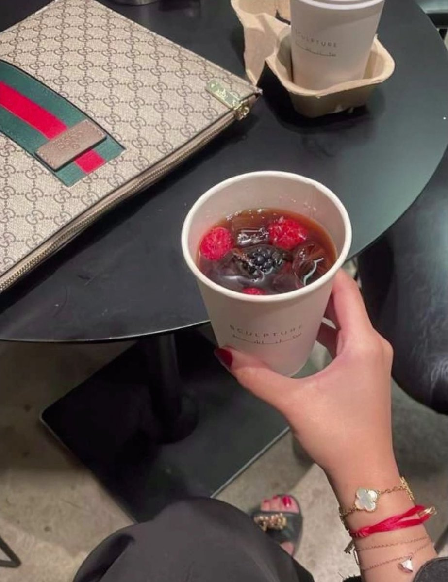 Peace of mind🖤💆🏻‍♀️