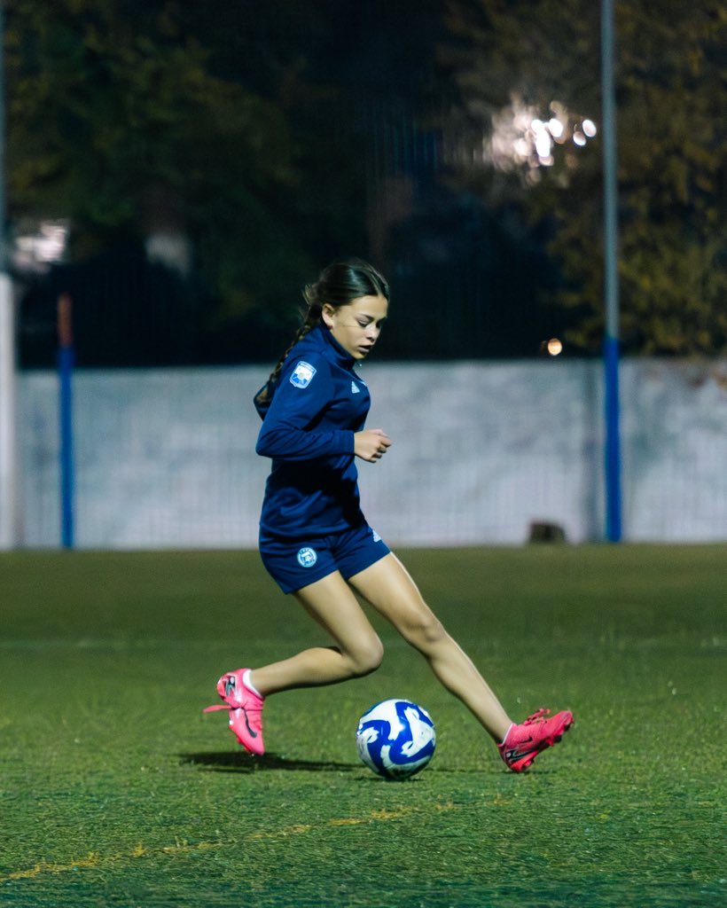 afa_academiamad's tweet image. Trabajo, compromiso e identidad ⚽💙

El esfuerzo diario se nota en cada sesión y en cada jugadora de AFA Academia Madrid.

#FútbolArgentino #MetodologíaAFA 🇦🇷