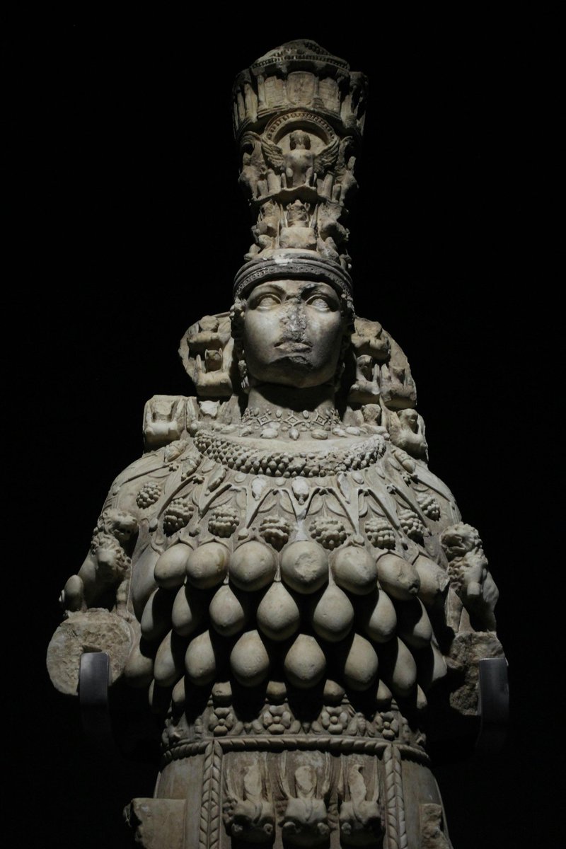 Anshul_arya167's tweet image. the Farnese Artemis, also known as the Artemis of Ephesus. This 2nd-century AD Roman marble sculpture is a replica of a cult statue from the Temple of Artemis in Ephesus, one of the Seven Wonders of the Ancient World.