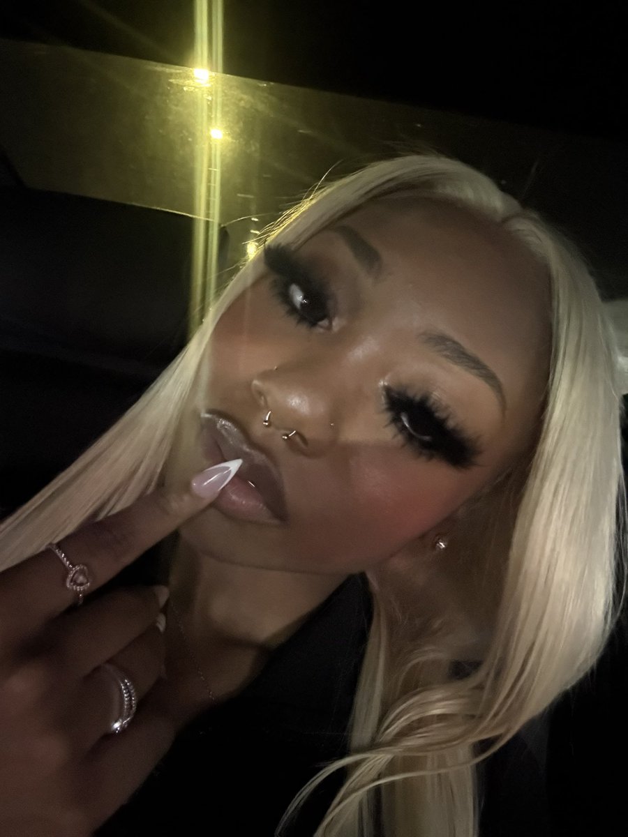 Lizz ♡︎ tweet media