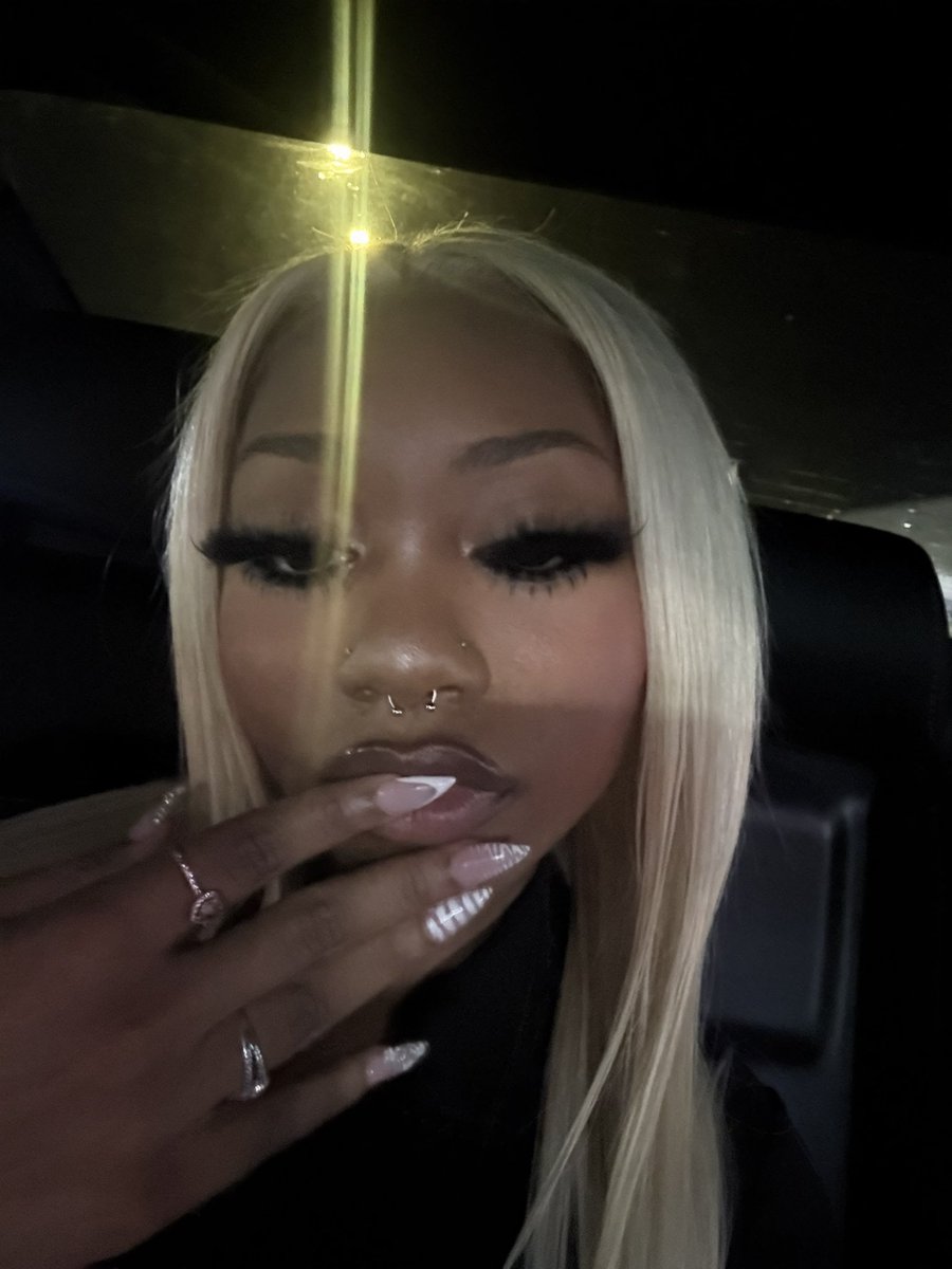 Lizz ♡︎ tweet media