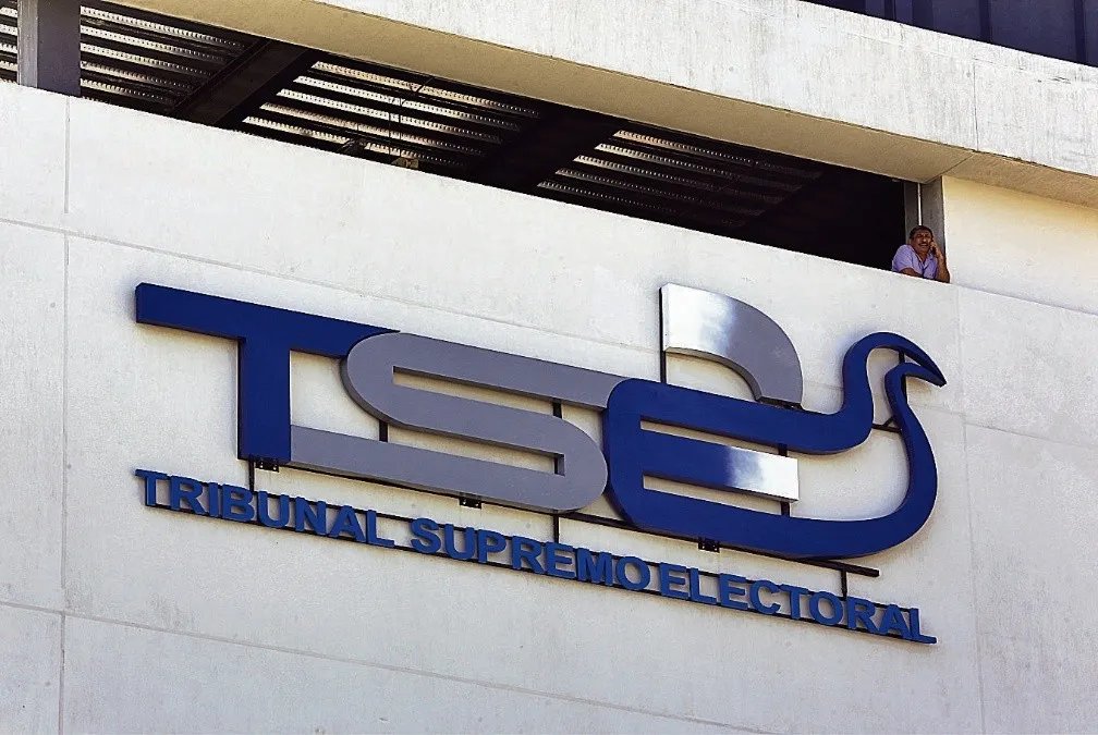 #ElSalvador 

TSE pide $172.1 millones para elecciones de 2027 y adelanto de fondos para voto en el exterior liberalsv.com/tse-pide-172-1… #Política