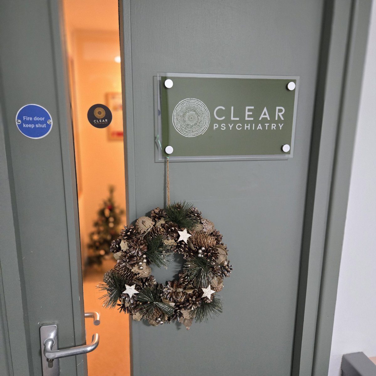 ClearPsychiatry's tweet photo. Take a peek at our Xmas decorations 😍 #clearpsychiatry #expertled #personcentred #children #adults #bespoke https://t.co/wRv2W1BpHH https://t.co/u7JTObPcVC