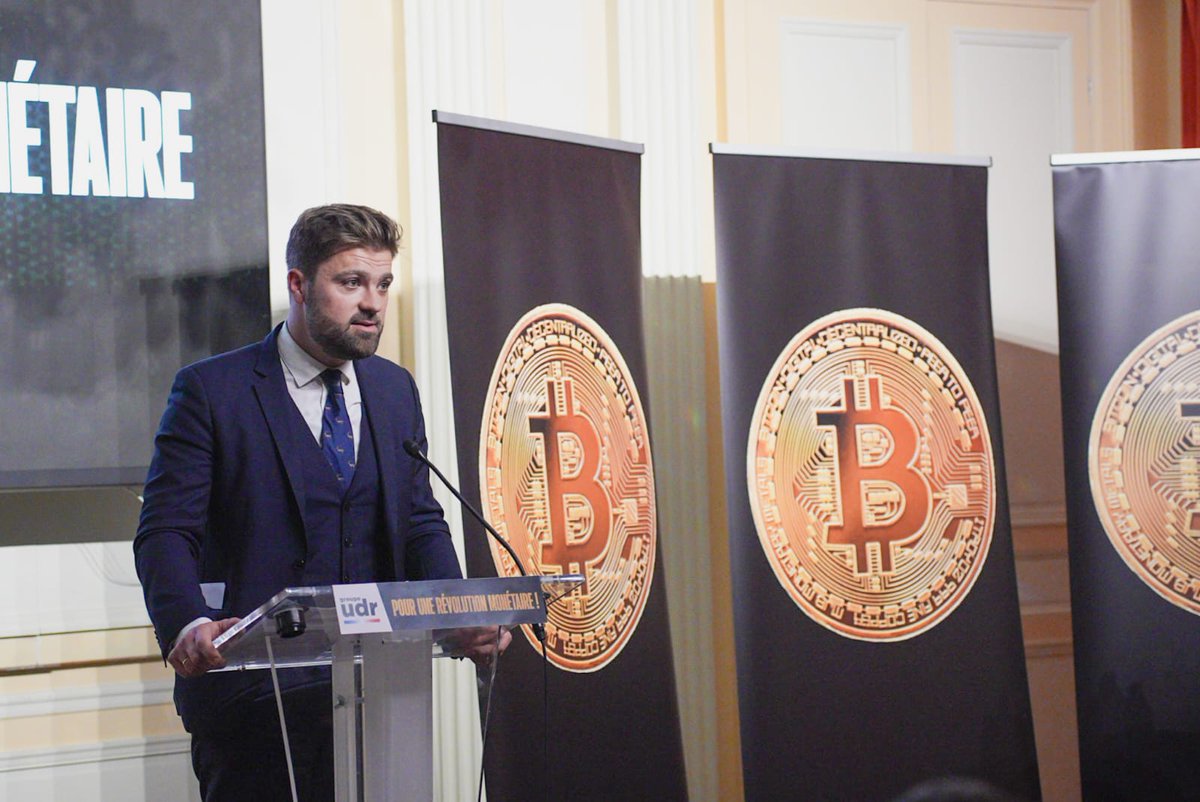 groupeudr's tweet image. 250 personnes à la maison de l’Amérique latine  ce soir pour échanger sur le bitcoin. 

L’UDR est le premier parti à s’emparer de la révolution monétaire !