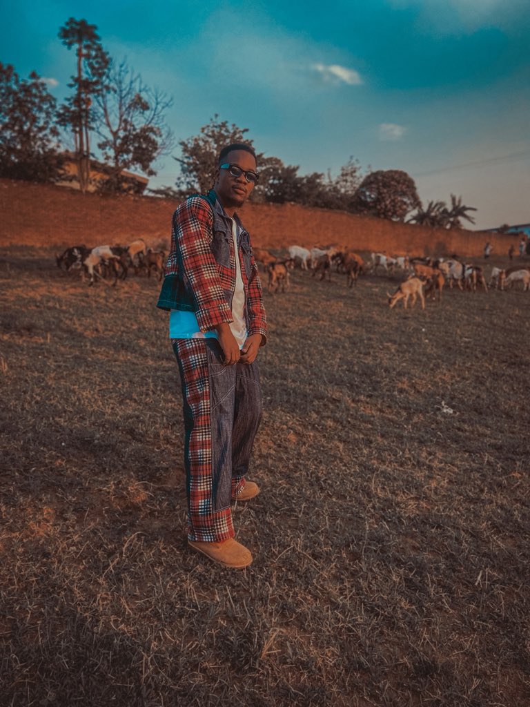 trappybeats265's tweet image. Straight from the ghetto to a speaker near you ❤️