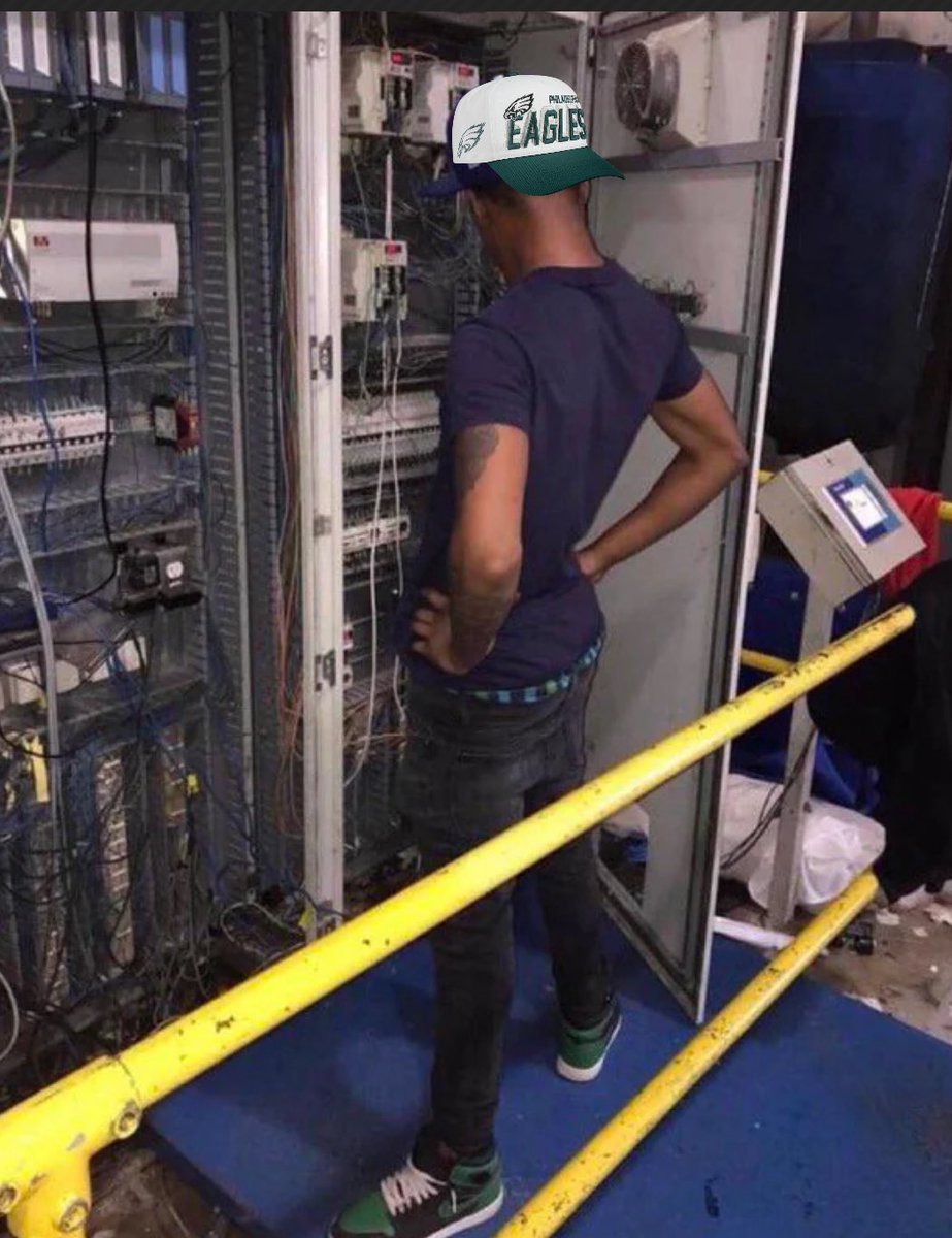 paola_m41's tweet image. another week of “evaluating”