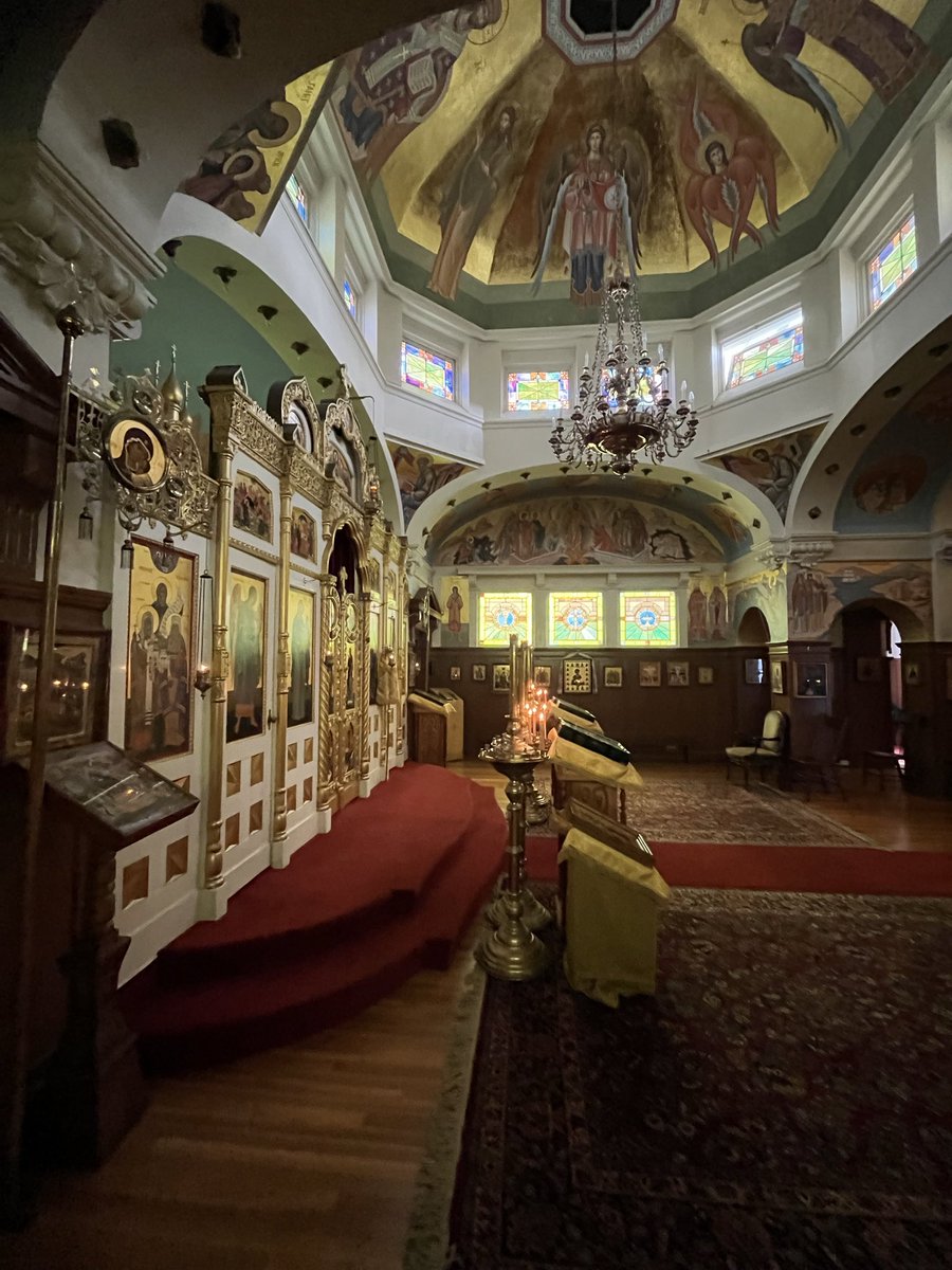 chasingdomes's tweet image. Holy Trinity Cathedral, San Francisco glowing on a foggy August day