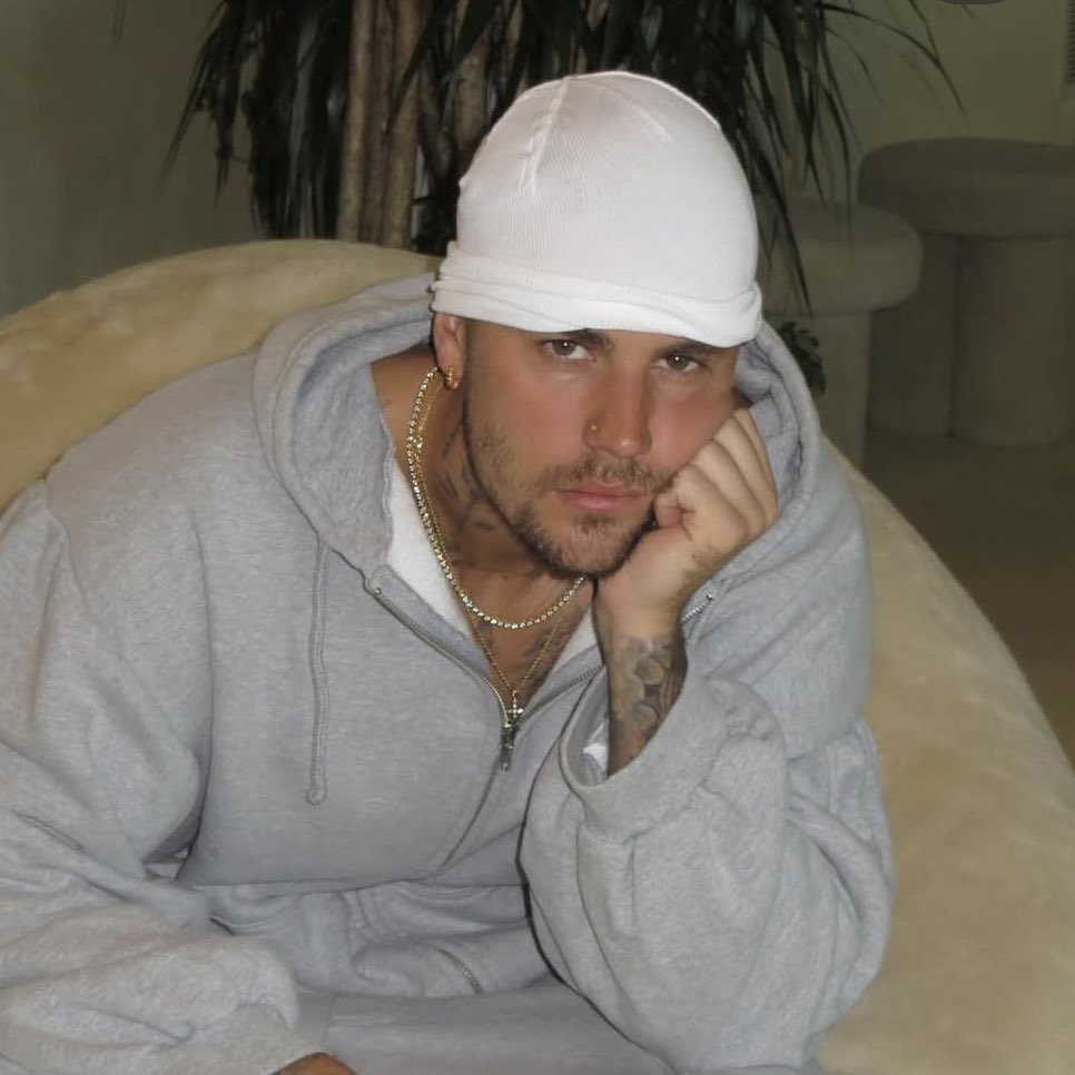 justindrewfiles's tweet image. .@justinbieber has surpassed 9 billion streams in 2025! 

It’s his second biggest streaming year on the platform. His biggest was 2021 with 9.4 billion streams.