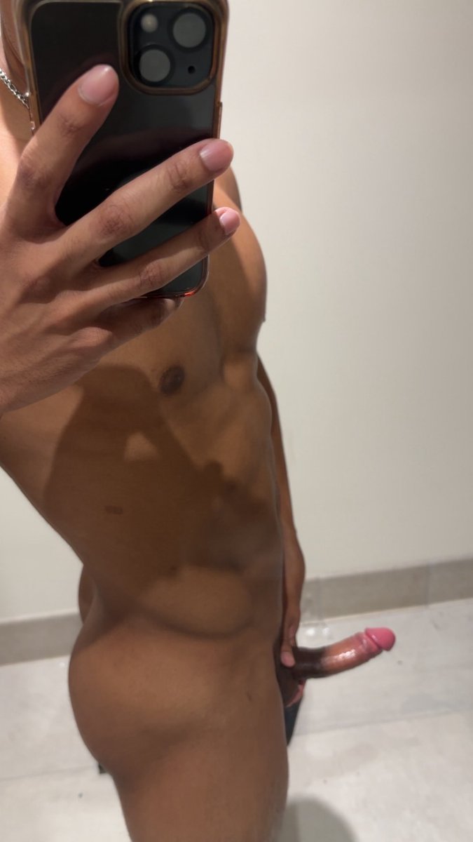 New locker room lighting goes berrrr 🥶🥶