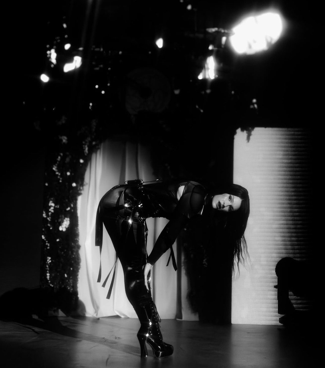 ieroeffect's tweet photo. how lucky i am to be alive at the same time as her https://t.co/EeienFnHBl