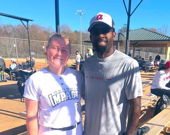 mollydavi27's tweet image. Awesome meeting and talking with Charles Mays of @FastpitchWire at the @PGFnetwork Show Me The Money 💴.
Check out his page for great softball content and interviews with top players and coaches. 🤙 😊 . #ArmorUp
#Team1 GYMR! SDG! ILE! Romans 8:31 @Utah_Softball  @CoachBrittAE…