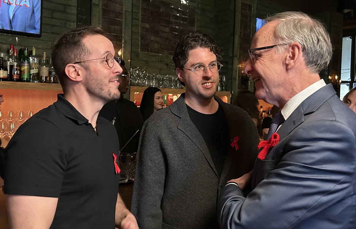 Rob_Oliphant's tweet image. Together with civil society, Canada is working to end HIV transmission and ensure equitable access to prevention, care, and treatment for all. Pleased to join @CANFAR, Gilead Sciences, and Diana Fox Carney at a reception on World AIDS Day to reflect on our progress.
