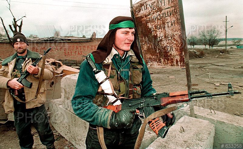 safarpub's tweet image. Chechens in the later stage of First War. @krus_chiki I need this VSR Barviha perahan😭