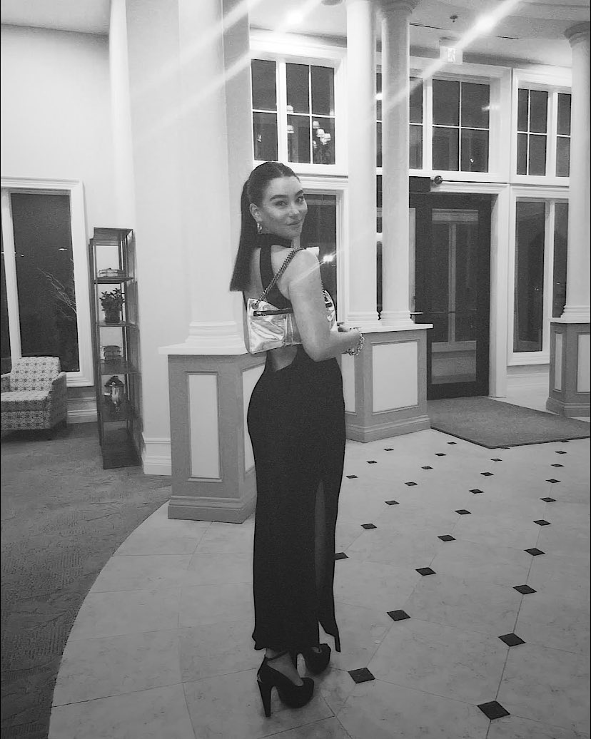 SER05EST's tweet image. ⠀   ⠀⠀⠀
⠀       𝜗ৎ  ₍ * no bαıle αzul, cuıdem d'αguα
     ⠀     no reflexo αzul, α noıte se αcende 
      celebre α forçα —— d'αguα que nos cuıdα 
     ⠀             ⠀ #𝐁𝐋𝐔𝐄𝐖𝐀𝐓𝐄𝐑𝐁𝐀𝐋𝐋 . . 

⠀   ⠀⠀⠀ ⠀⠀⠀ ⠀⠀⠀ ⠀⠀⠀ ⠀⠀⠀ ⠀⠀⠀ ⠀⠀⠀