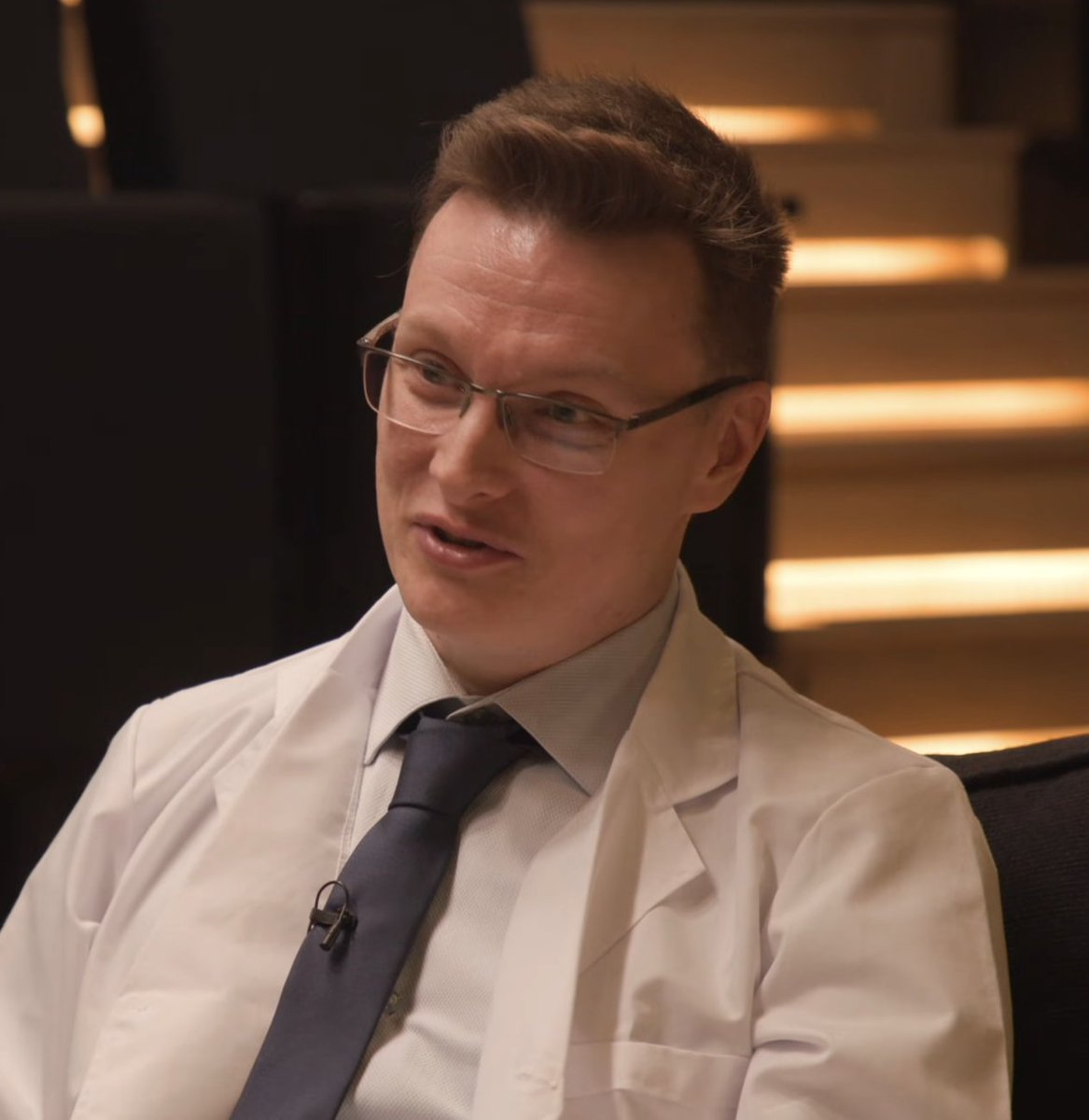 adonis_singh's tweet image. didn&apos;t expect a @twominutepapers face reveal today