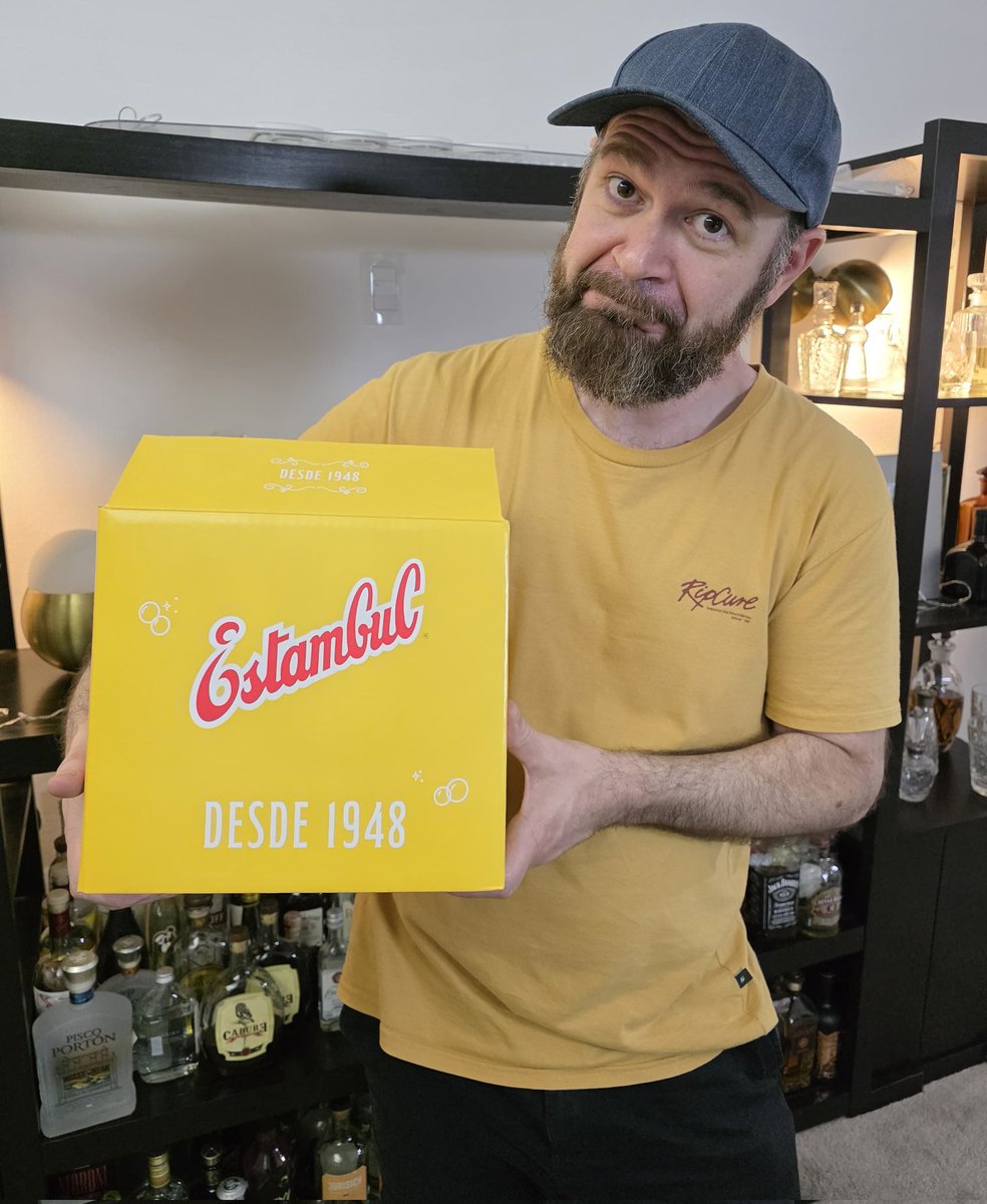 Si me viera <a href="/canteli_lorenzo/">Chimi Santafesino</a> con una caja de 12 Estambul.

Si, doce.

¡Gracias <a href="/AugustoSaracco/">Augusto Saracco 🍷</a> por escribirle a Papa Noel de mi parte! 
😆😆 (falta el emoji de la soda)