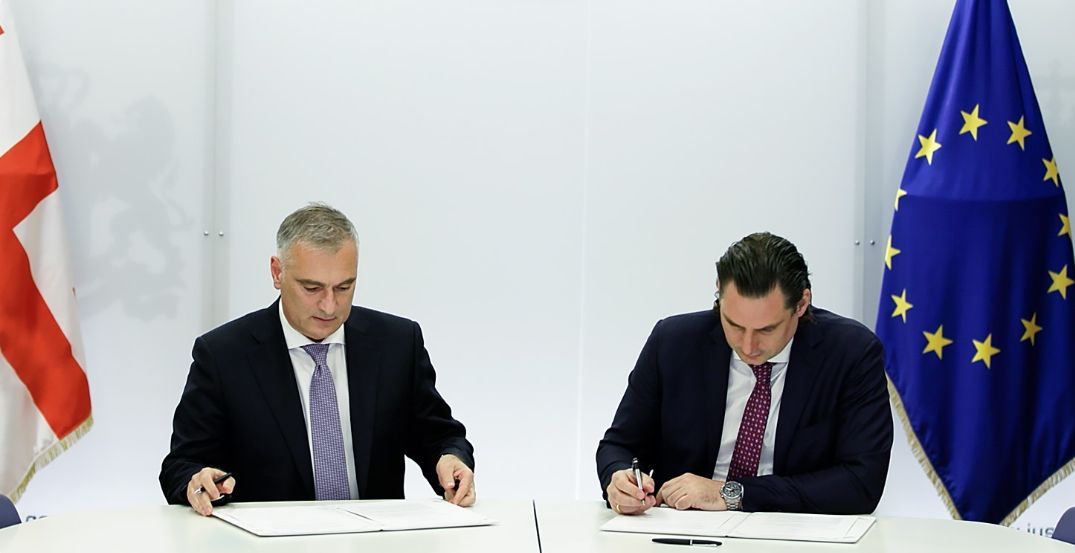 🇬🇪 Georgia’s Ministry of Justice has signed a memorandum with Hedera $HBAR to integrate Hashgraph technology into its public sector. 
National Public Registry data will be moved onto Hedera to improve security with the potential of tokenizing real estate assets.

Working groups