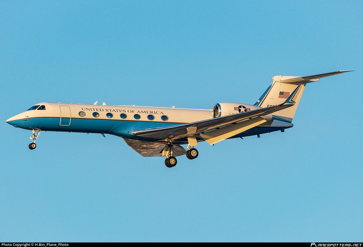 FlconEYES's tweet photo. #USAF Gulfstream C-37B (GV-SP G550)
SAM548 | 06-0500 | AE206D | https://t.co/HKLJFhWI0f

#AvGeek #ADSB #planespotting #2Dec https://t.co/AyXhLcm0s6