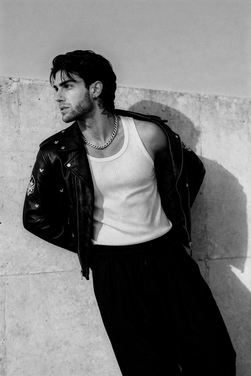 axelsmen_'s tweet photo. There’s something timeless about moments like this—
clean light, fresh air, and a chance to reset.
Black and white always makes things feel a little more honest. ❤️

https://t.co/eIemKsWTYz
https://t.co/weERoTOYZ0

By: Lucas Santa https://t.co/990FDuyDUo