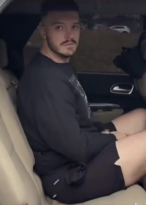 nicksortor's tweet image. 🚨 BREAKING: The Hanover Park, Illinois Police Department just announced they’ve RE-HIRED an illegal alien arrested by ICE in October

WTF?!

JB Pritzker is now OPENLY ARMING illegal aliens and giving them ARREST POWERS over you.

“Conspiracy theorists” were right ONCE AGAIN.