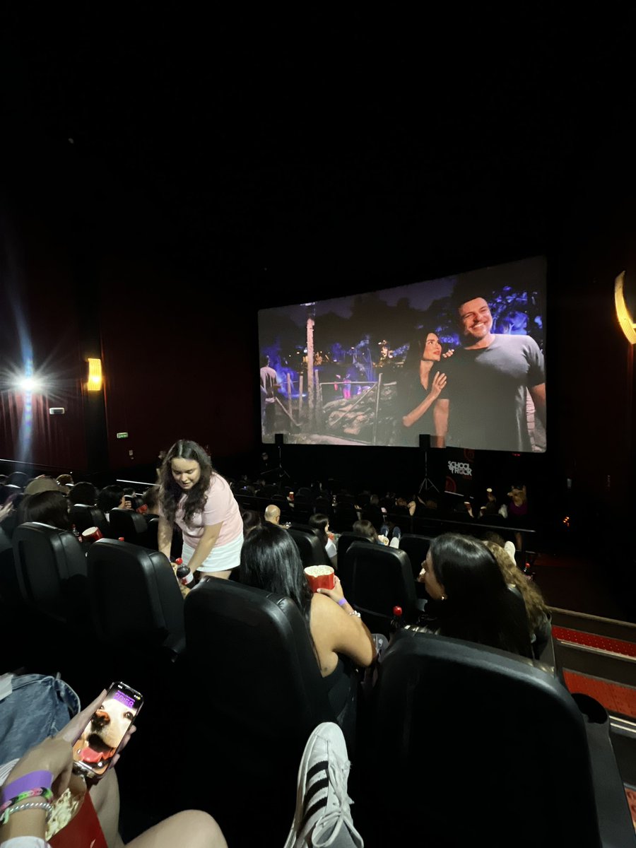 archivemyra's tweet image. eles não sabem (ou sabem) que sou a archive myra