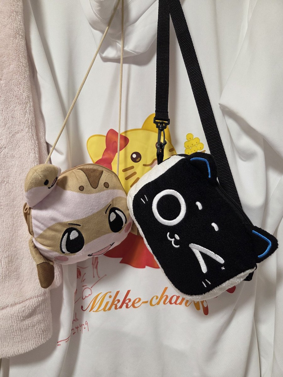 なんかわかんないけど、ぬいぐるみポーチっていいよね。 実用性ないに