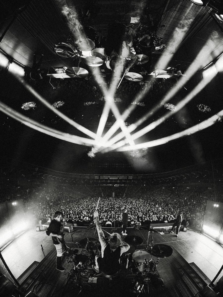 WeAreTheUsed's tweet photo. The Used: A Mid Summer Night’s Symphony is on sale NOW! A black tie event with a full orchestra and choir at the @SydOperaHouse.

Sunday 29 March. Grab your tickets ASAP:
https://t.co/SqW6D5UF79 https://t.co/94dRhJlS5G
