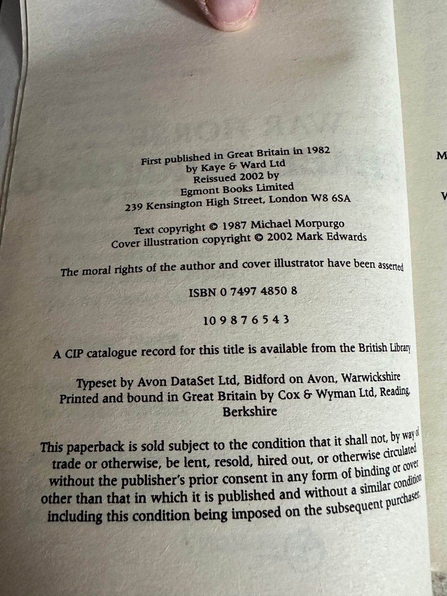 HoneyburnBooks's tweet image. 💖 2002 War Horse - Michael Morpurgo(Egmont) 💖 by Honeyburn Books (UK)

Starting from 🤑 £3.50 🤑

Shop now 🛍️ at tinyurl.com/2cf5k8y6

#MichaelMorpurgo #WarHorse