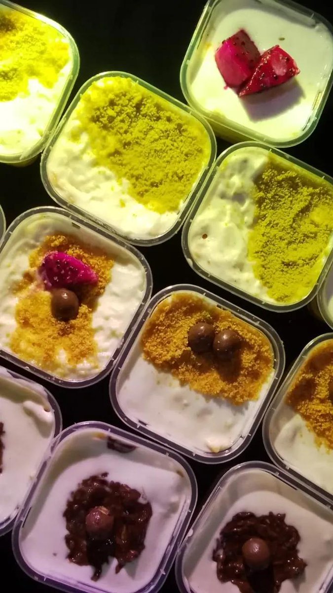 24hoursofgl's tweet image. sweet tooth calling📞📞📞

tentunya bukan jualan konten 18+ yupss, walaupun ini akun agak alter dikit wkwkwk.

Open PO (suka-suka), Makassar only 

🙋🏻‍♀️ : kelompok 1 izin nanya kak, " range harganya berapa sih qq?"

eitss untuk harganya only 18K aja y maniez, so if u want DM aja