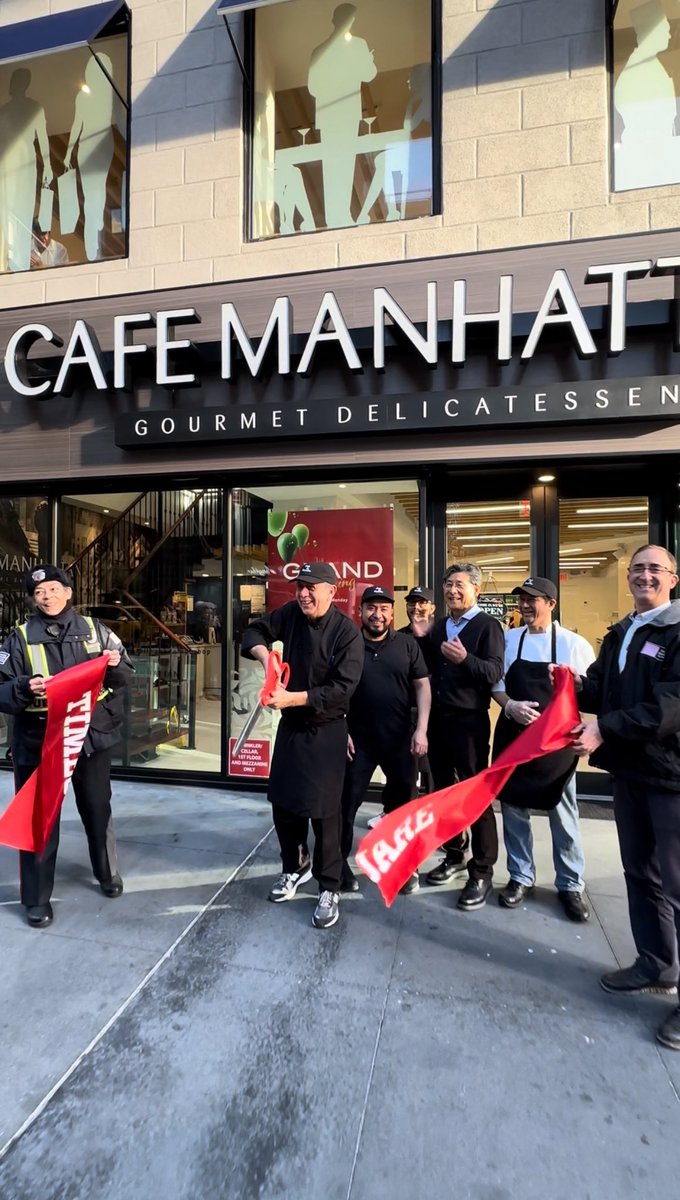 TimesSquareNYC's tweet image. Grand Opening of Cafe Manhattan in Times Square 🌟

📍1674 Broadway, New York, NY

#TimesSquare #NYC #NYCBusiness
