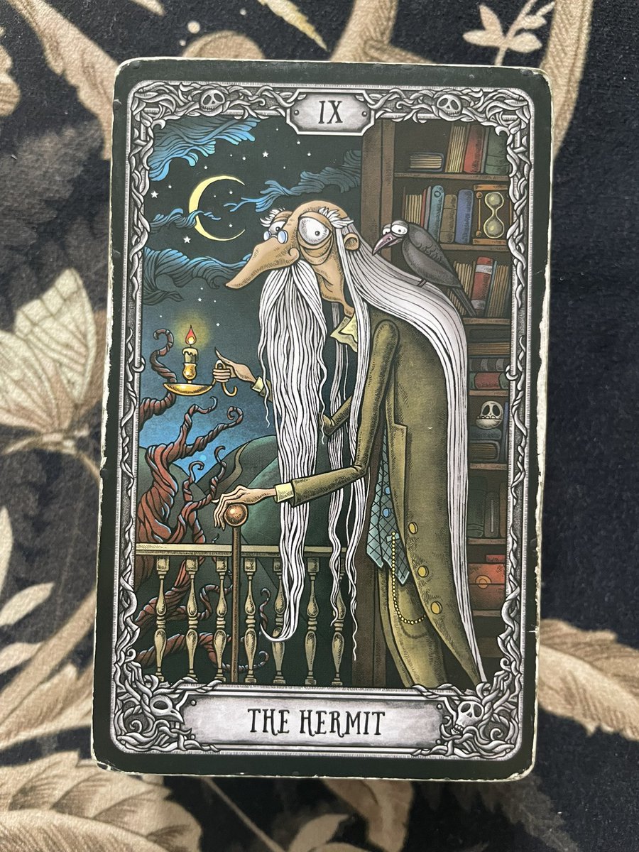 AmyLGlassTarot's tweet photo. Tarot Wednesday December 3rd: With The Hermit as your guiding theme, this spread highlights a period of inner clarity emerging from reflection… https://t.co/MmZmdyyfhz
