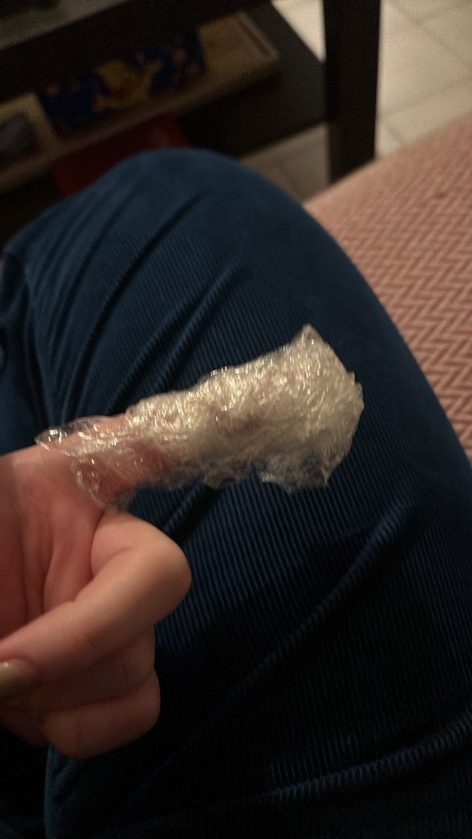_sweetcore's tweet photo. pov je viens de raccrocher avec le médecin de garde du samu https://t.co/g5yS8NKgib