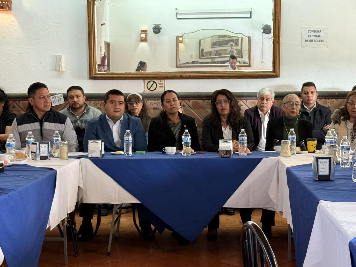 PoderNoticiaPue's tweet image. 👨🏻‍🏫 Denuncian acoso laboral en Escuela Normal Benito Juárez

➡️ Más de 40 trabajadores de la Escuela Normal Oficial “Benito Juárez” de #Zacatlán denuncian acoso laboral...

➡️ Entérate aquí: shre.ink/q7XZ

@SEPGobPue 

#PoderNoticiaPue #DondeTuVozSeEscucha