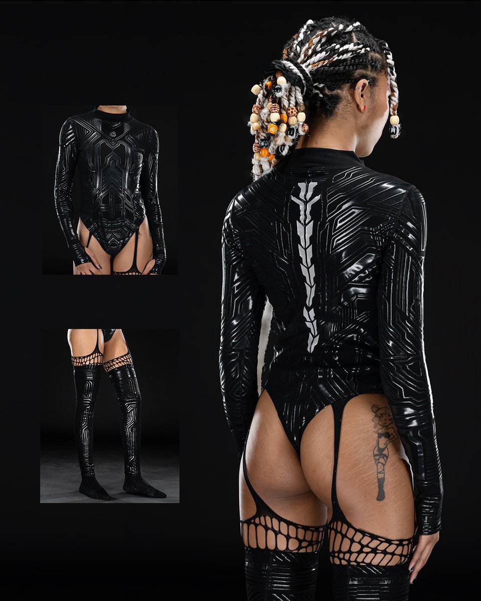 neo4ic's tweet image. Alot of our collection this year was dedicated to a variety of new women's pieces. We introduced our new slim line multi-purpose scarves, experimented with a new olive colorway and upgraded our most popular leggings. #neo4ic