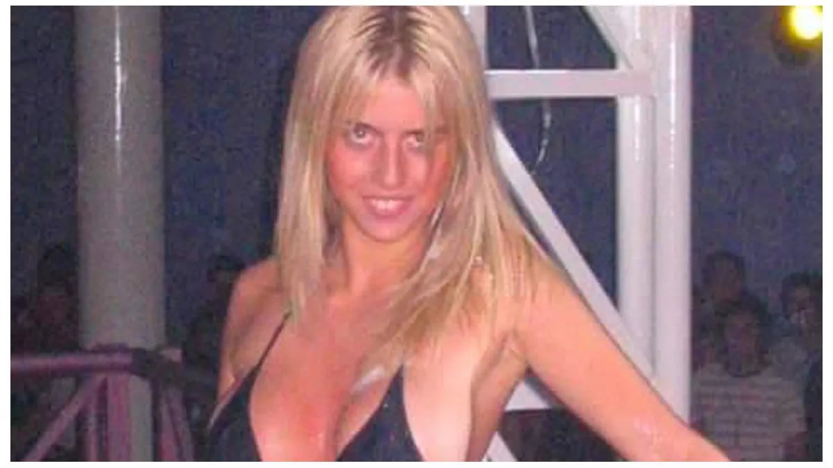 Chismeteandoo's tweet photo. La China antes de Icardi: Rompiéndola toda como siempre y llenando teatros con los Teen Angels / Wanda Nara antes de Icardi: Una muerta de hambre, pata sucia, que no tenía ni donde caerse muerta, no tenía ninguna profesión y solo ganaba unos míseros pesos gateando https://t.co/wPfWoJFc7i