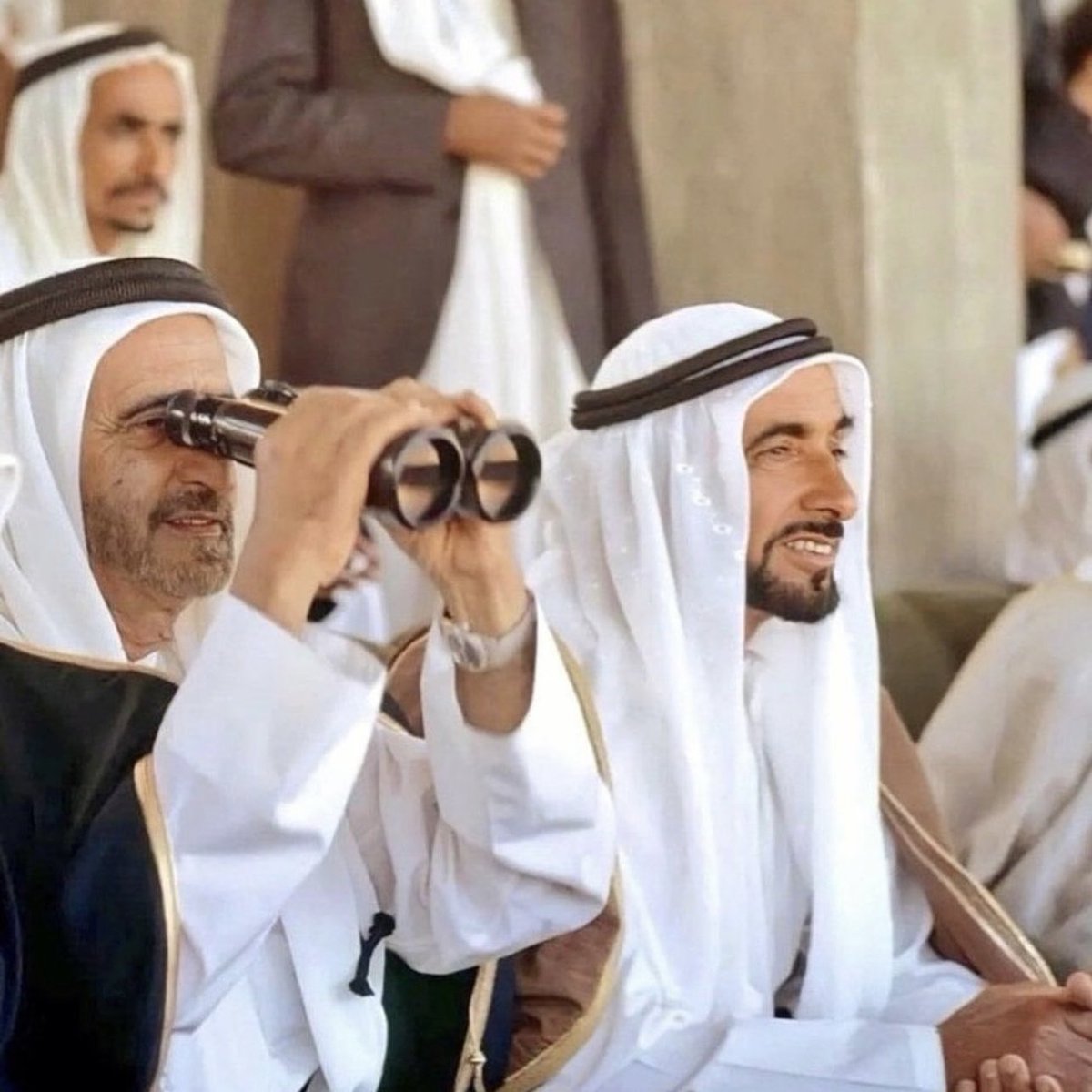 اللھم إنّهم أكرمونا في الأرض 
فأكرمهم في جنتك وأنت أكرم الأكرمين..❤️
 #زايدوراشد 
#عيد_الاتحاد