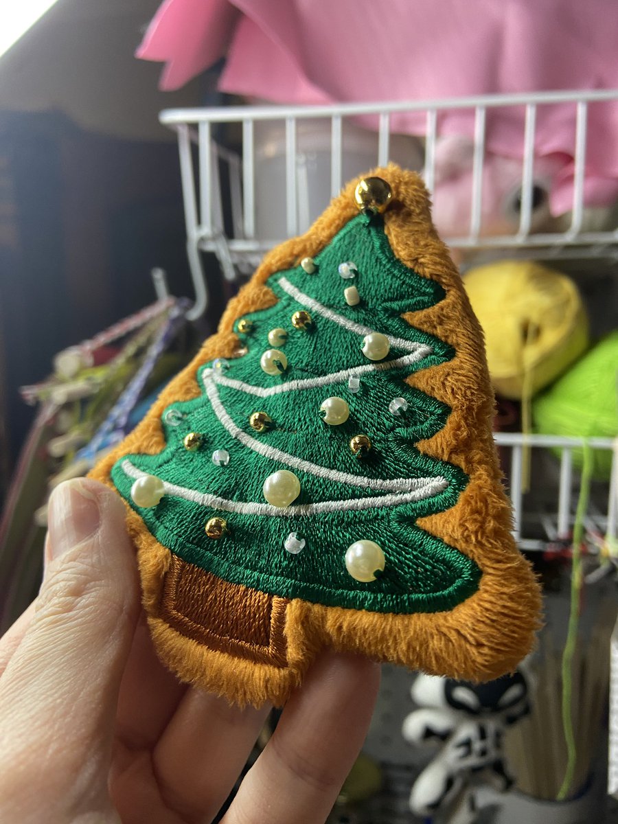 Naked_Skull's tweet image. #fluttershy #plushie #gingerbread #christmastree