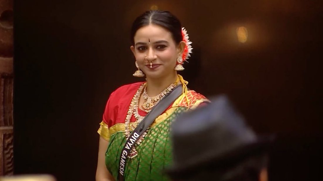 raj198419's tweet photo. #Divya character look 👌

#BiggBoss9Tamil #BiggBossTamil9 https://t.co/bB0IFi4XlI