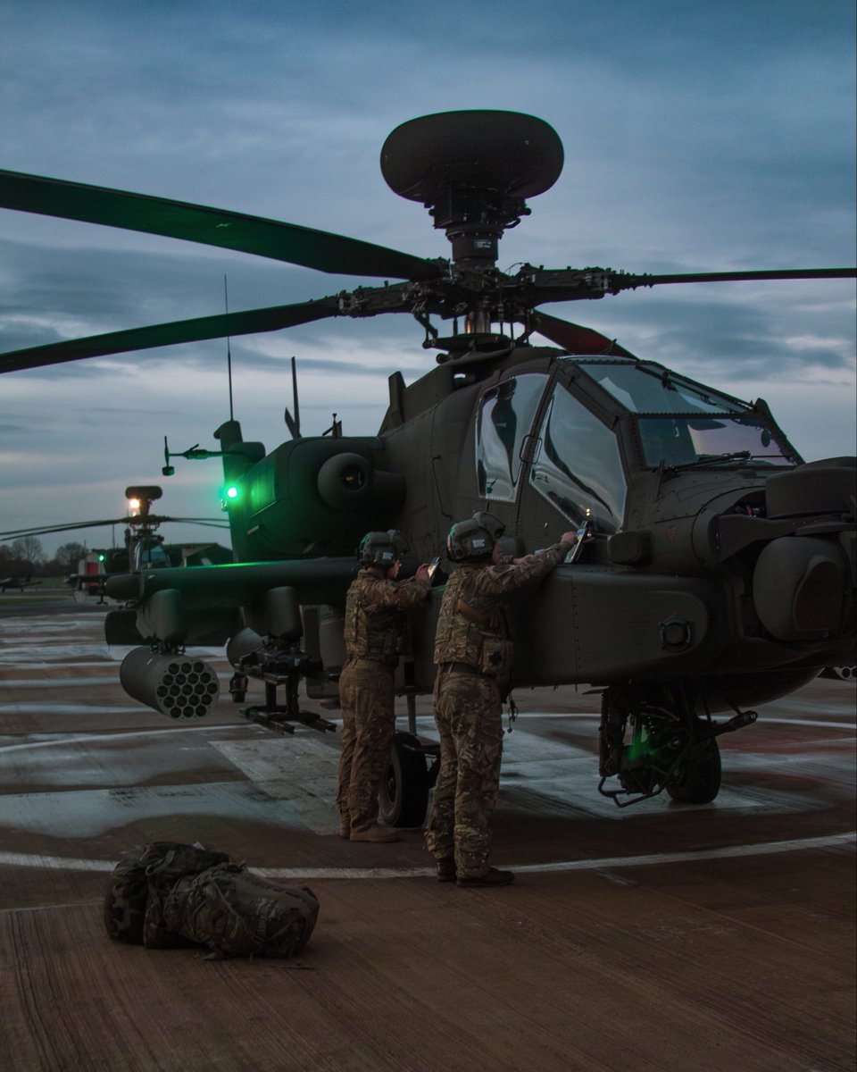 WHGA's tweet image. 🚁 X2 APACHES IN THE EVENING! 🌅

We had the pleasure of hosting two Apaches this evening as they stopped in for a free landing, fuel and a complimentary bite to eat 🥪⛽️

Topping off a busy day at the green, it’s always a pleasure having military visitors.

#apache #military