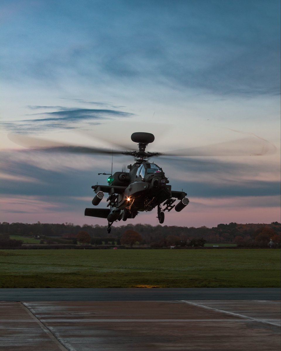 WHGA's tweet image. 🚁 X2 APACHES IN THE EVENING! 🌅

We had the pleasure of hosting two Apaches this evening as they stopped in for a free landing, fuel and a complimentary bite to eat 🥪⛽️

Topping off a busy day at the green, it’s always a pleasure having military visitors.

#apache #military