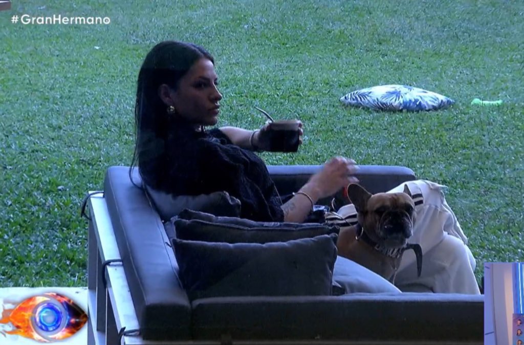 Hace un año entraba a Gran hermano la jugadora N13, la mujer más iconica, graciosa, inteligente, transparente, justiciera y sobre todo LA MEJOR JUGADORA DE ESTE GH 😍.
Ella lo fue todo, la casa giraba al rededor de ella, de ser la tonta a ser la cobra. 
Que felicidad coincidir